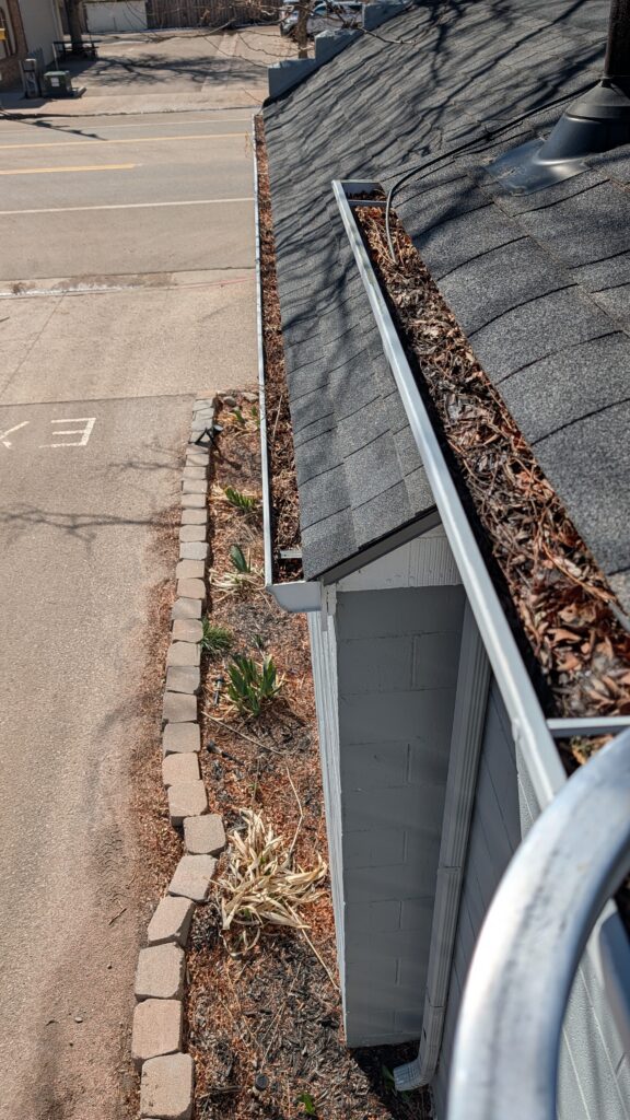 Gutter Cleaning Northern Colorado