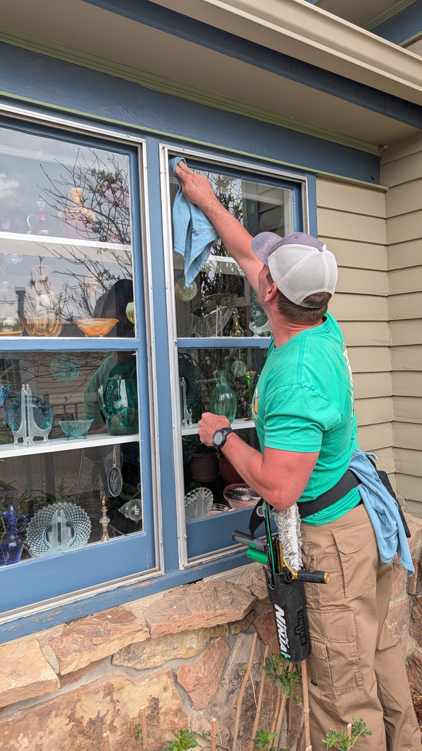 Clean windows in Wellington, CO